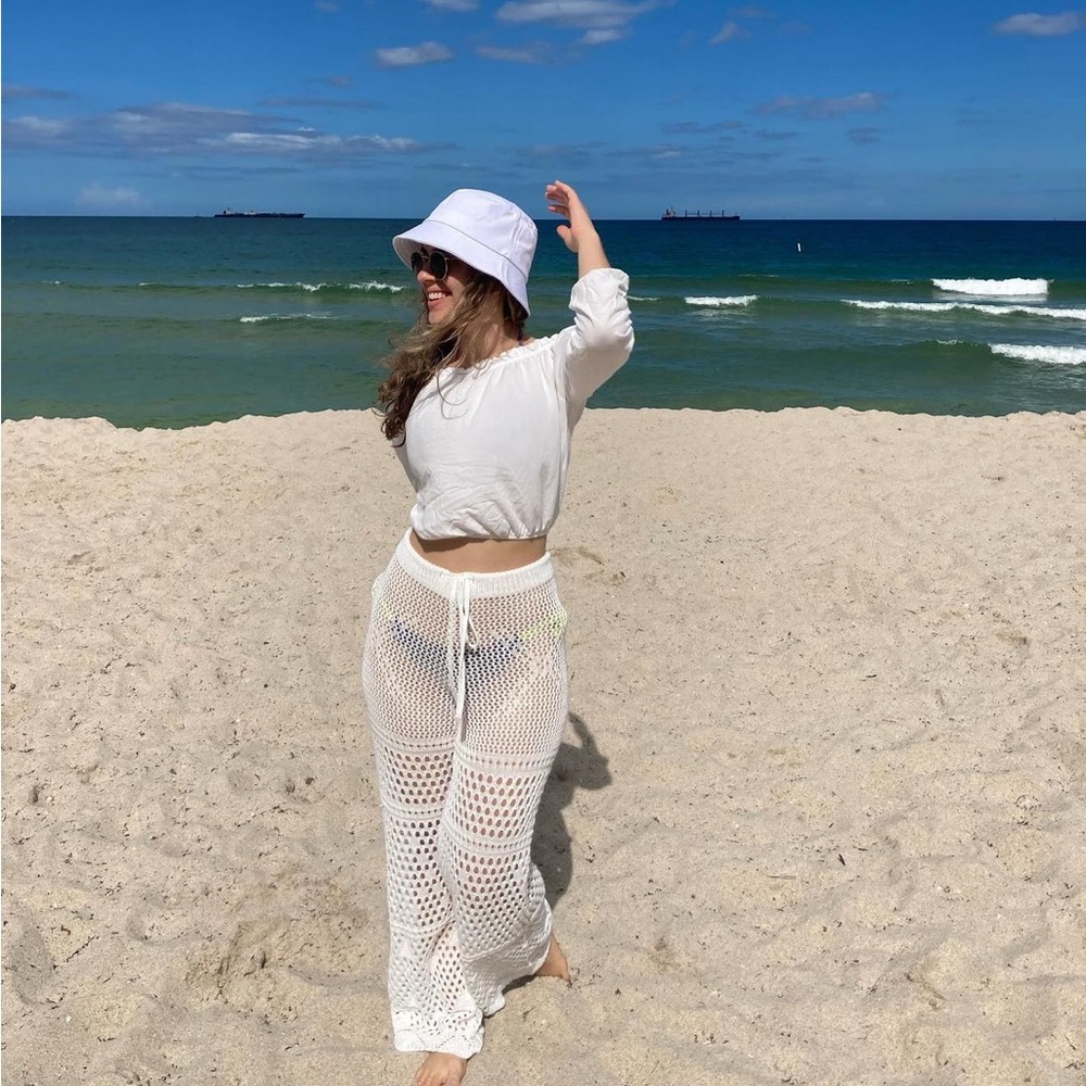 White Bucket Hat